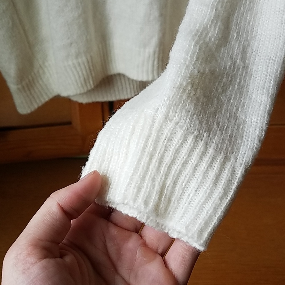 LOVE Light Weight Knit Sweater Size Large - Picture 4 of 6